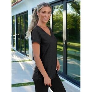 Women‘s V-Neck Pocket Tee, Short Sleeve Loose Fit Basic Top for Spring